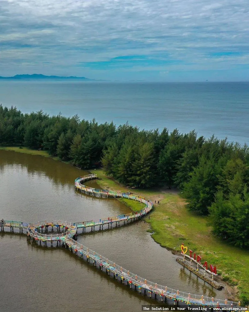 Pantai Tiram, pasirnya yang memukau