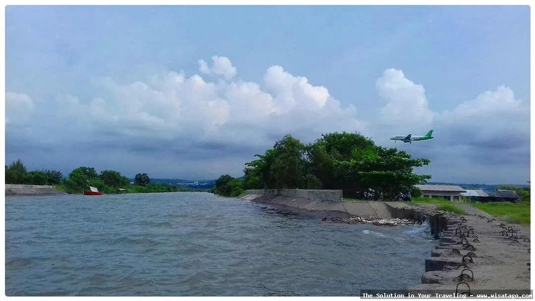 Pantai Tirang, pesona senja memukau