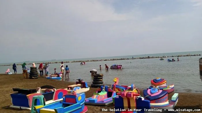 Pantai Tirtamaya, pasirnya yang menawan