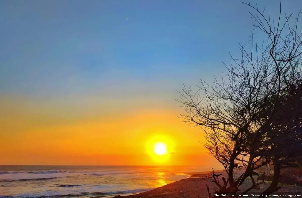 Pantai Trisik, pemandangan laut selatan.