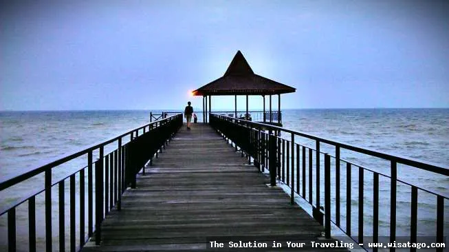 Pantai Turi: pasir putih yang indah
