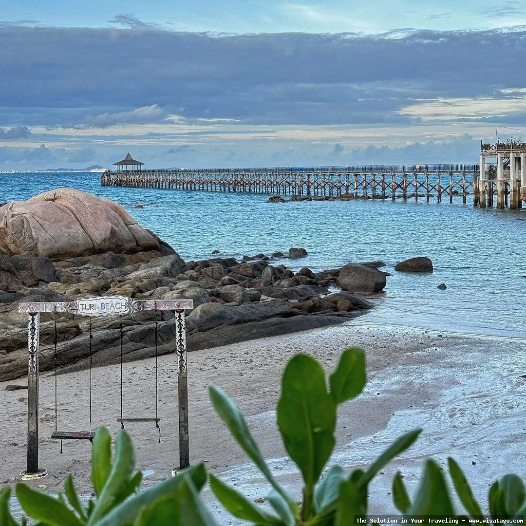 Pantai Turi: keindahan pasir putihnya