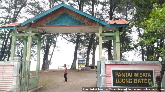 Pantai Ujong Batee indah mempesona