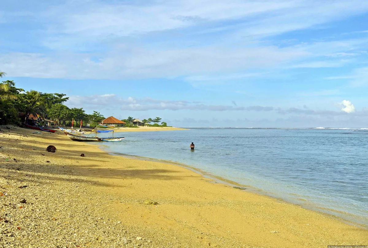 Pantai Ujung Genteng, pesona alam Sukabumi