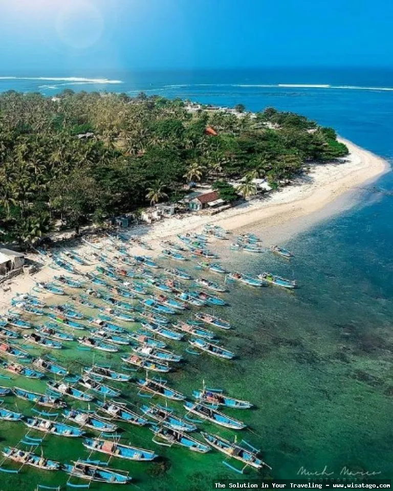 Pantai Ujung Genteng, pasir putih menawan