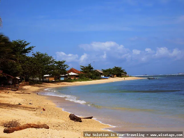 Pantai Ujung Genteng, pasir putih menawan