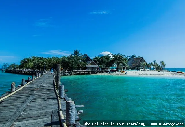 Pantai Ujung Kulon yang alami indah