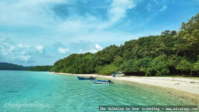 Pantai Ujung Kulon yang indah memukau
