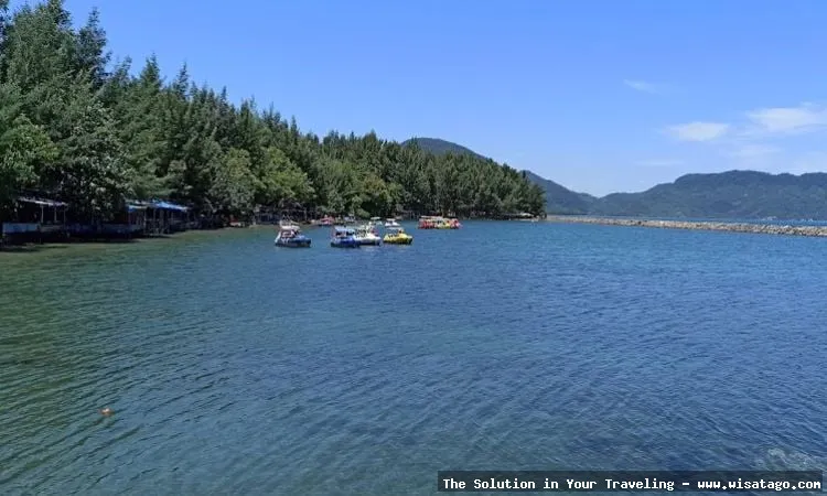 Pantai Ulee Lheue yang indah memesona
