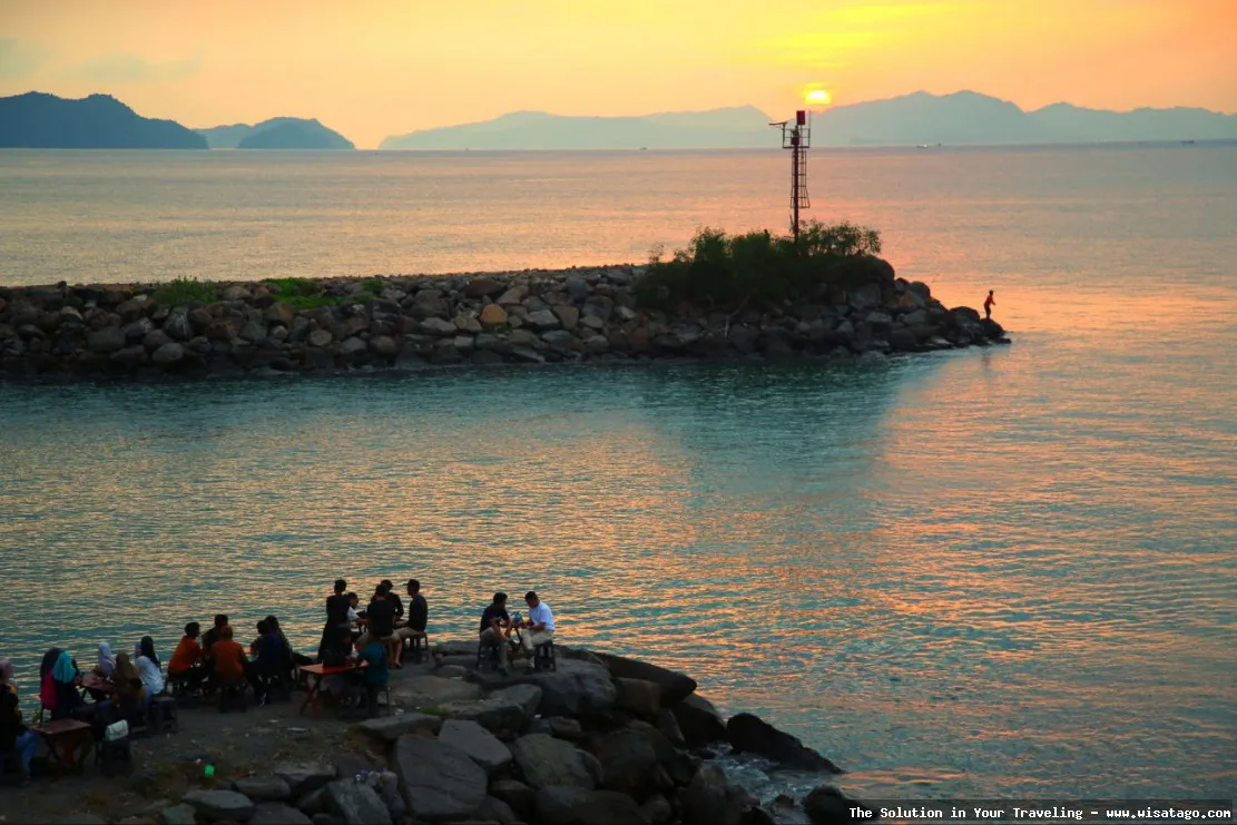 Pantai Ulee Lheue, panorama indah memukau