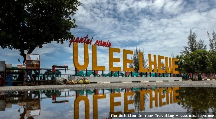 Pantai Ulee Lheue, pemandangan indah pesisir.