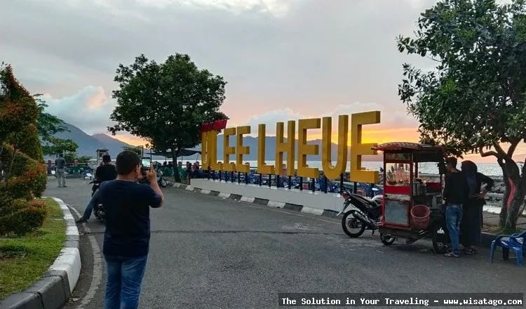 Pantai Ulee Lheue: pemandangan tepi laut