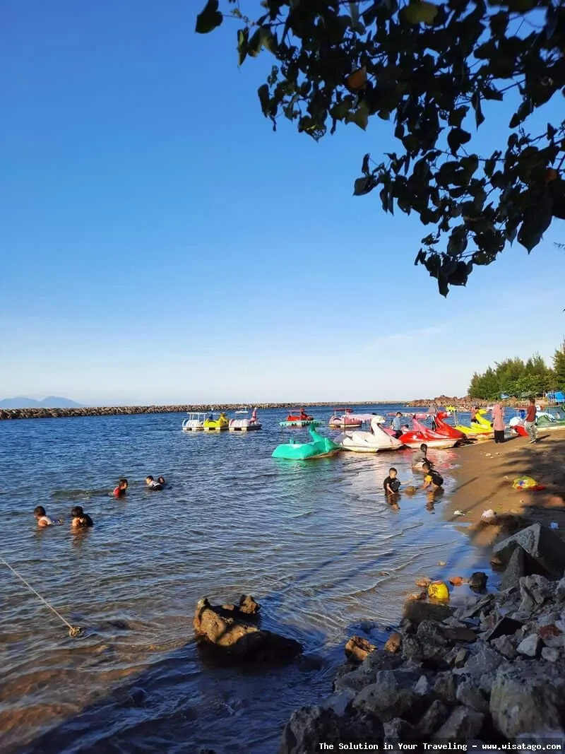 Pantai Ulee Lheue, pemandangan indah laut