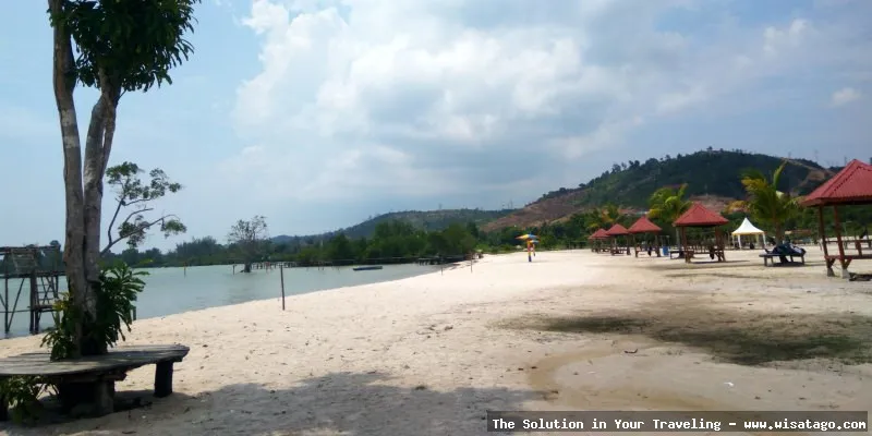 Pantai Viovio, keindahan alam memukau