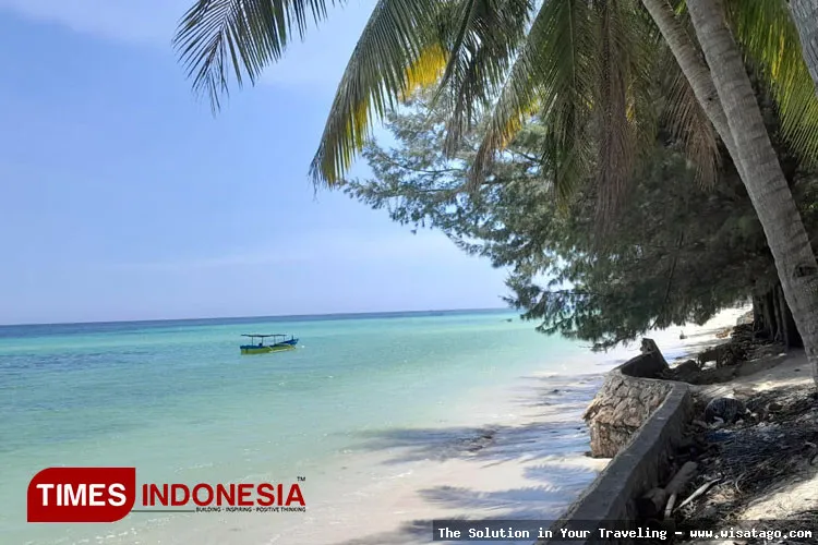 Pantai Walakiri, keindahan saat matahari terbenam