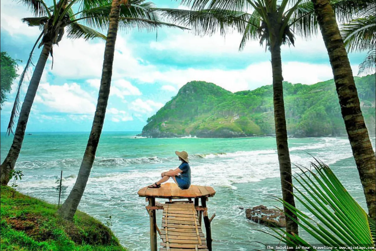 Pantai Watu Bale indah mempesona