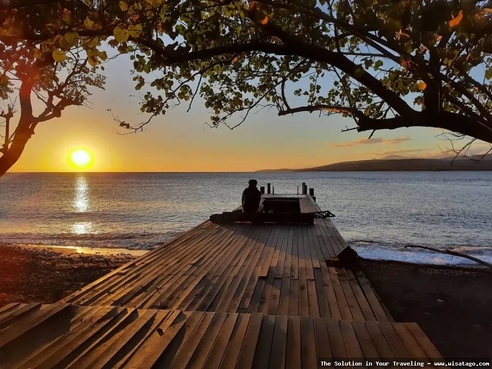 Pantai Watu Dodol: pemandangan laut indah.