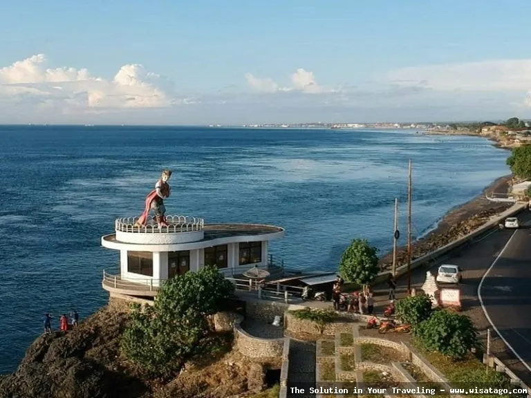 Pantai Watu Dodol, pemandangan indah.