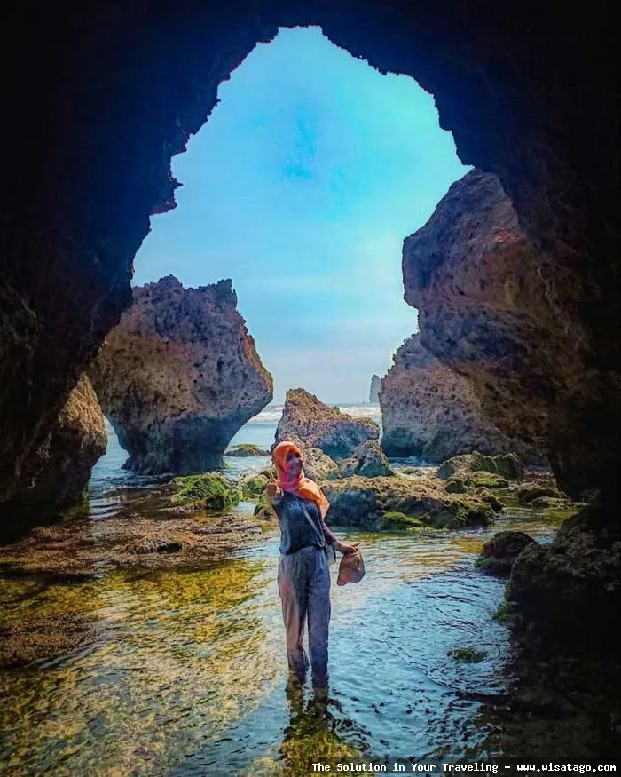 Pantai Watu Leter, pasir putih alami