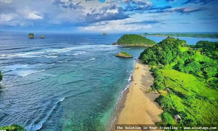 Pantai Watu Leter yang indah menawan
