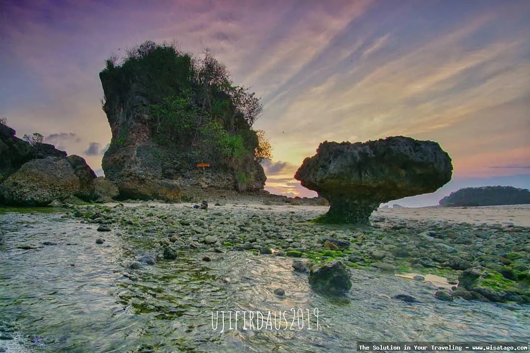 Pantai Watu Leter, pasir putih alami