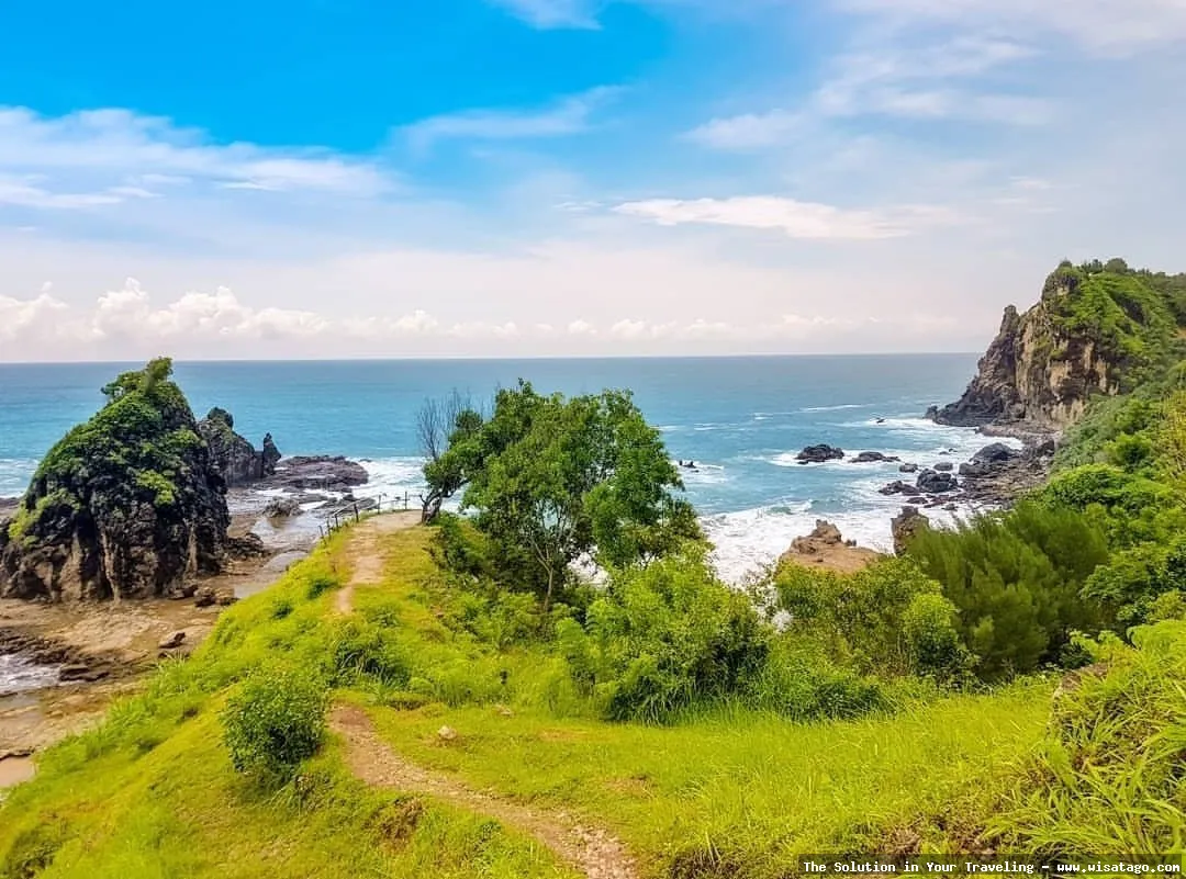 Pantai Watu Lumbung, pemandangan eksotis Jogja