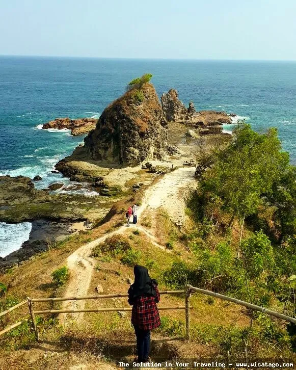 Pantai Watu Lumbung, pemandangan laut indah