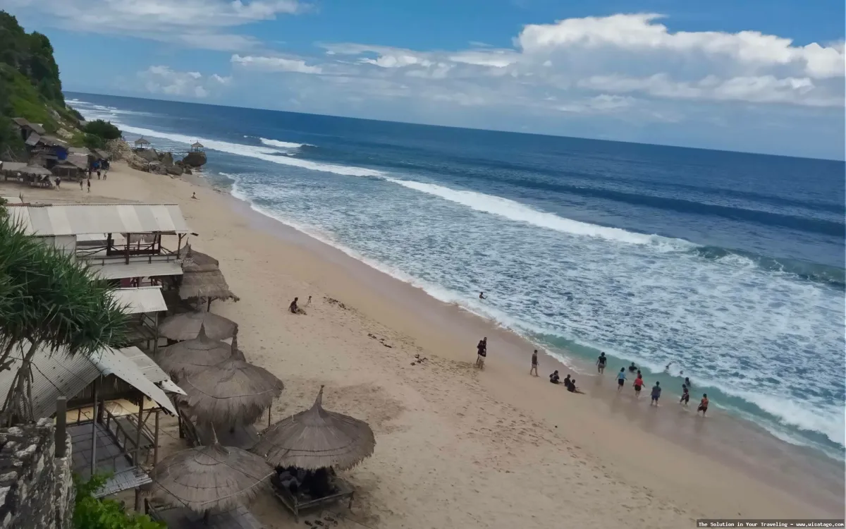 Pantai Watulawang, keindahan laut selatan