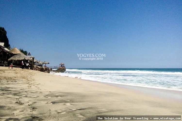 Pantai Watulawang, keindahan laut selatan