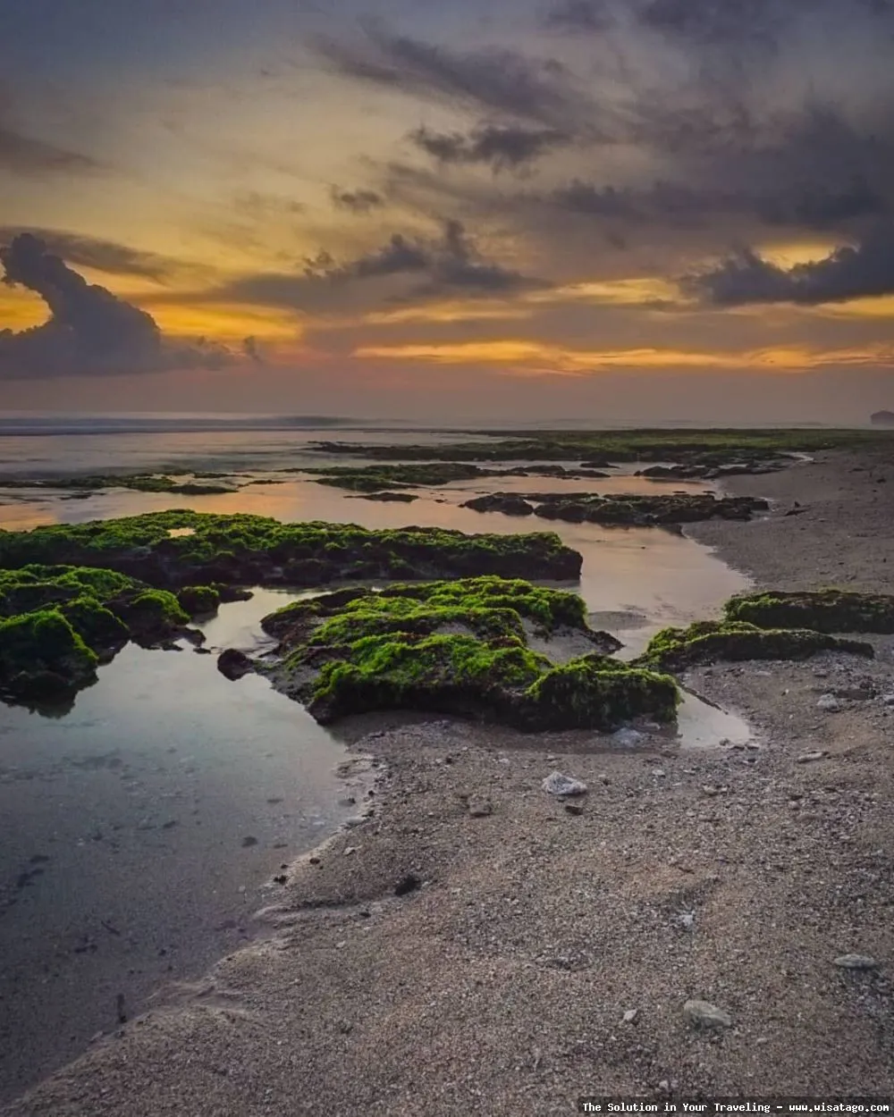 Pantai Watulawang, keindahan tersembunyi Pacitan