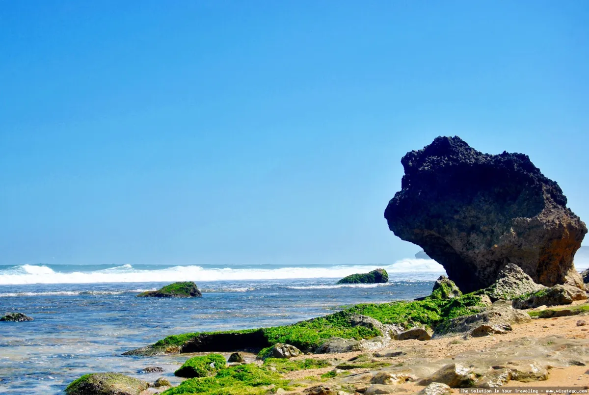 Pantai Watulawang, pesona pantai selatan