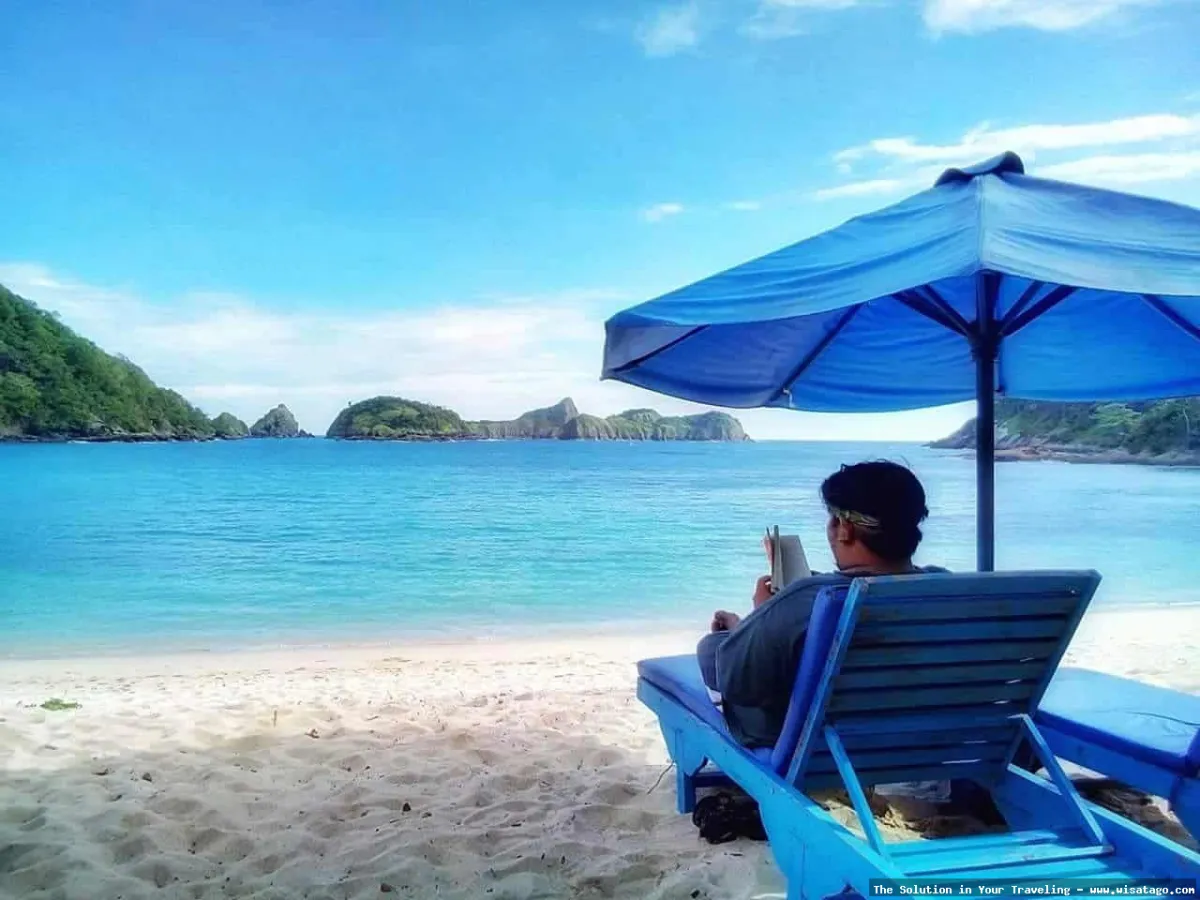 Pantai Wedi Ireng Banyuwangi yang eksotis