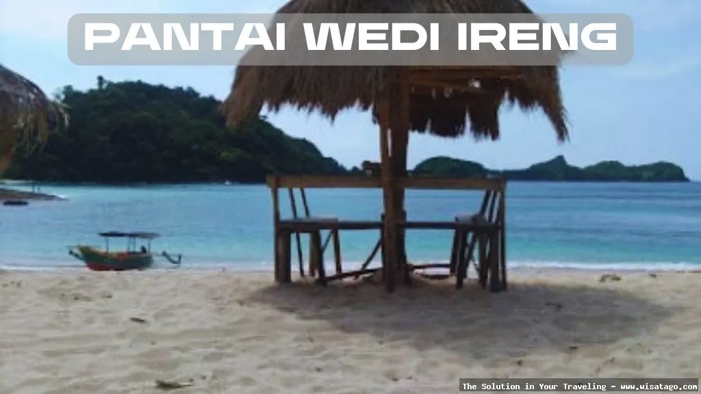 Pantai Wedi Ireng Banyuwangi yang eksotis.