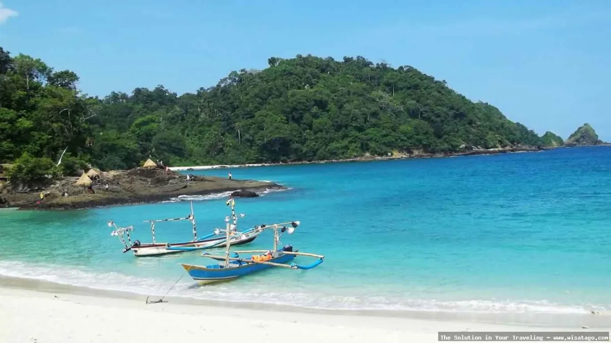 Pantai Wedi Ireng yang eksotis menawan