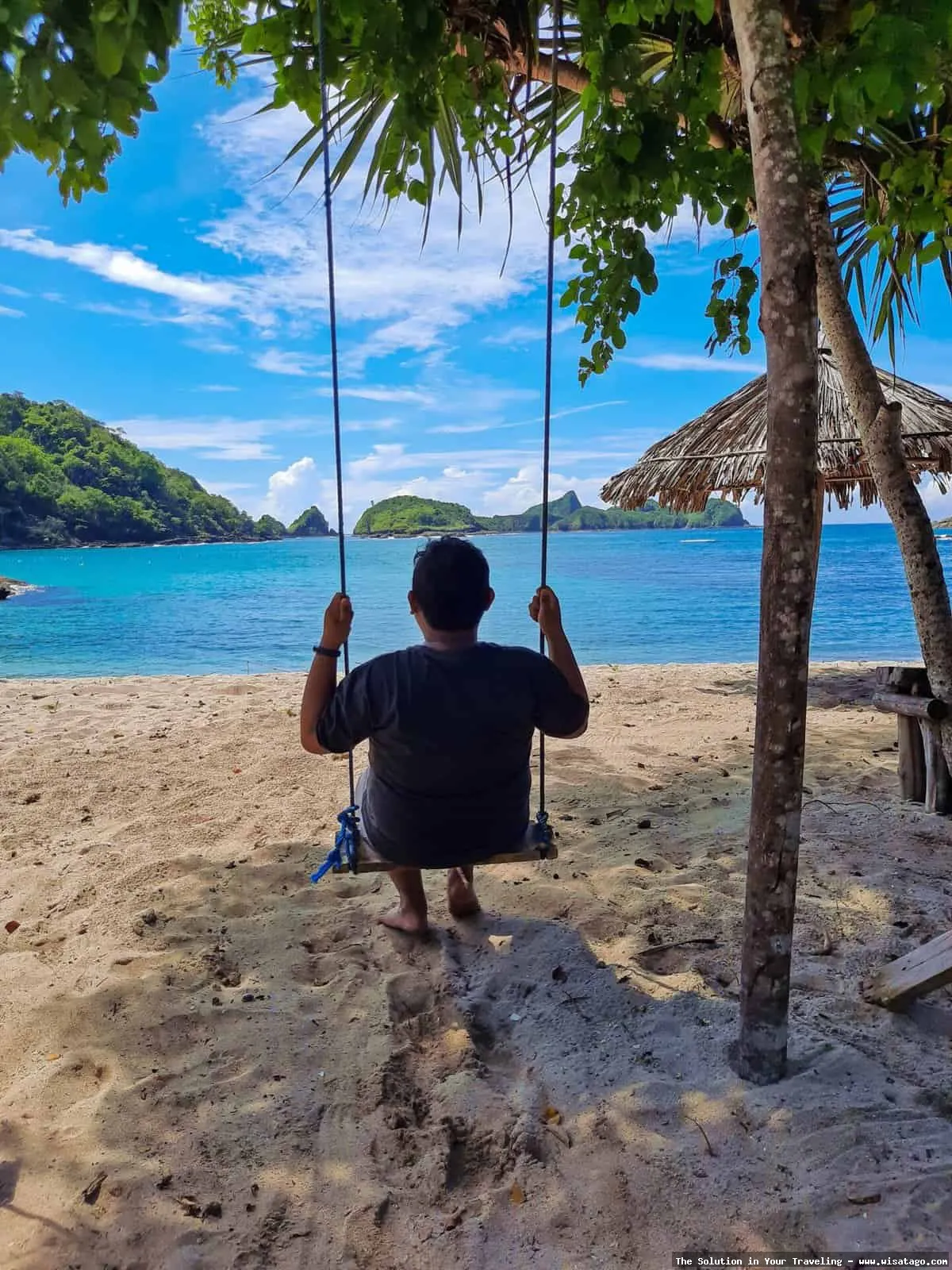 Pantai Wedi Ireng Banyuwangi yang eksotis.