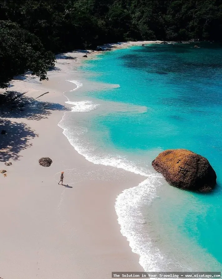 Pantai Wedi Ireng Banyuwangi yang eksotis