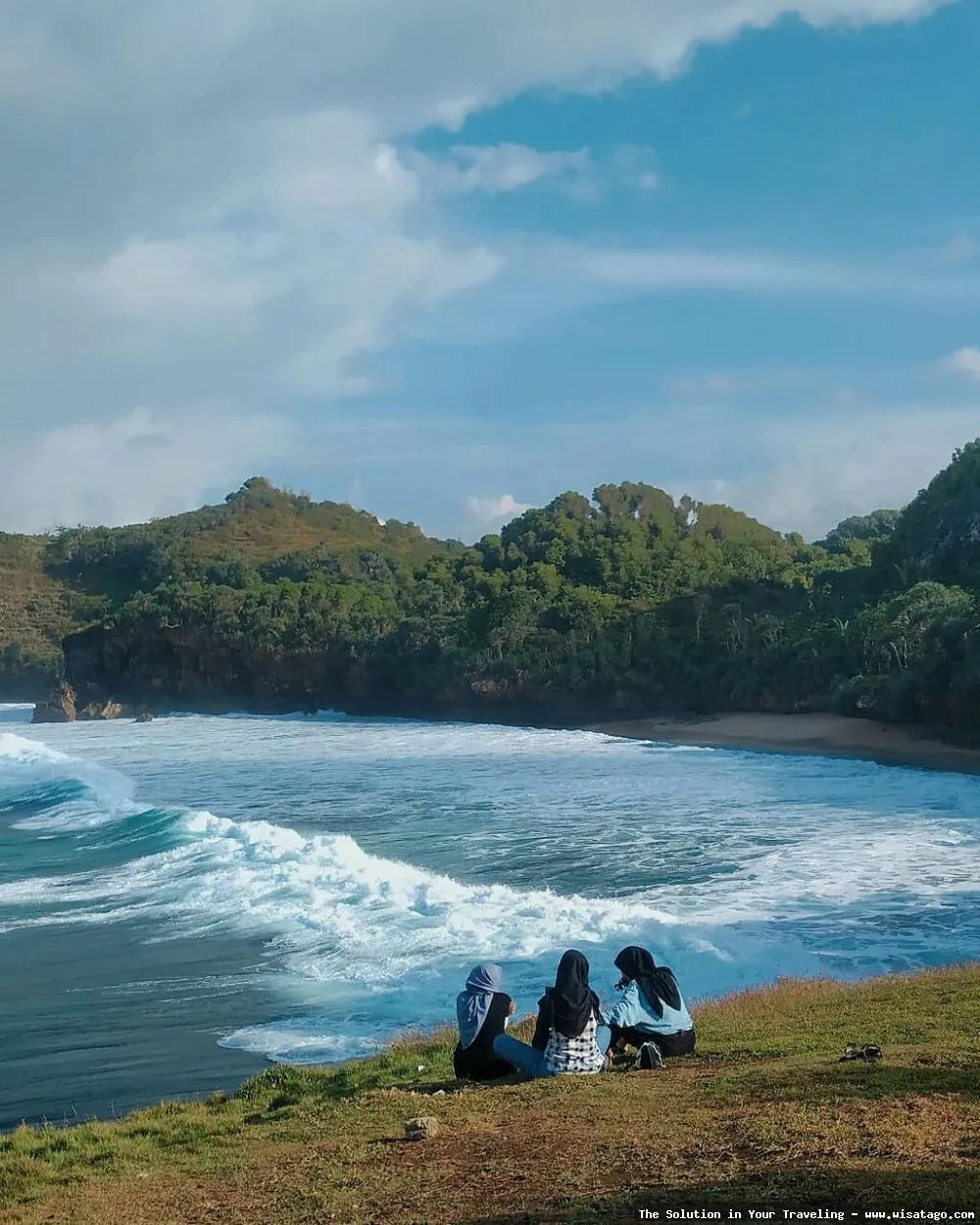 Pantai Widodaren, keindahan laut selatan
