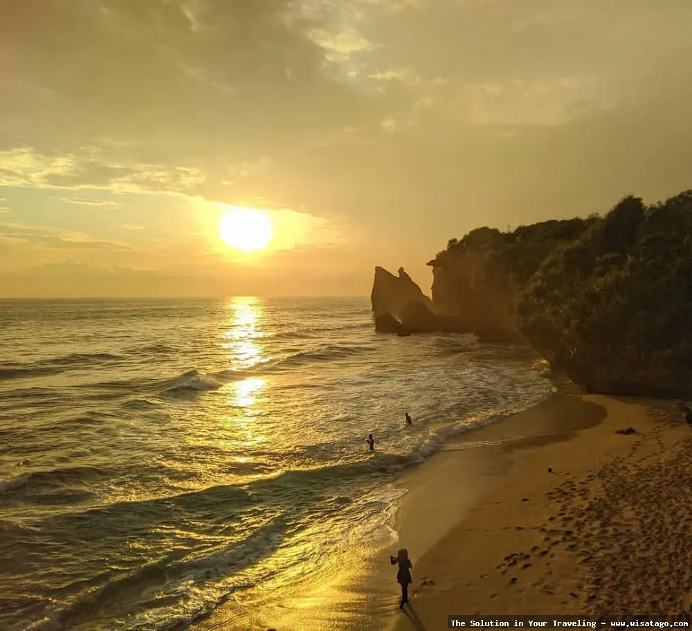Pantai Widodaren, keindahan tersembunyi Gunungkidul