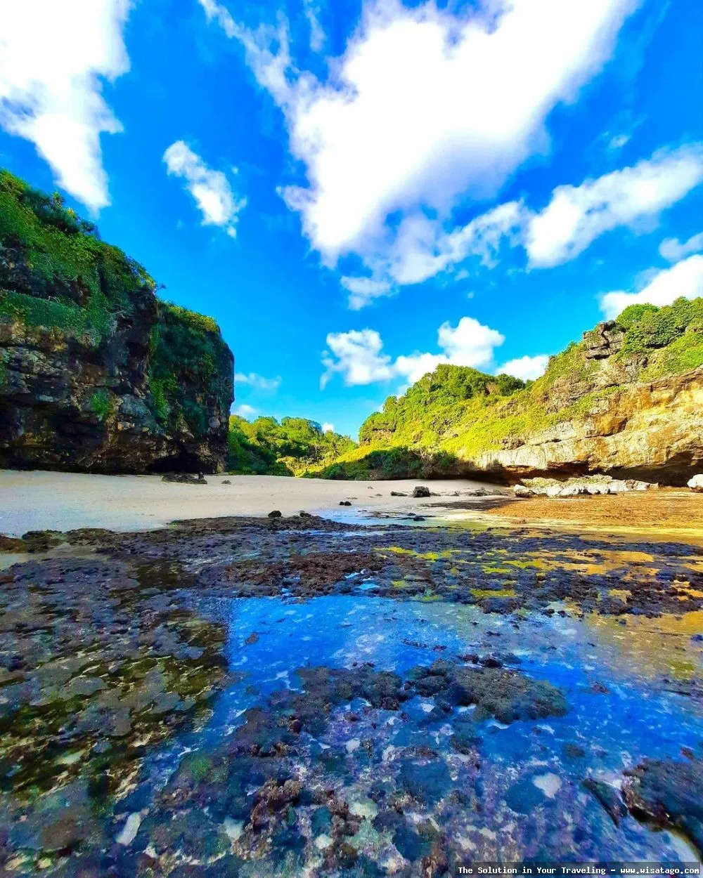 Pantai Widodaren, keindahan alam Pacitan