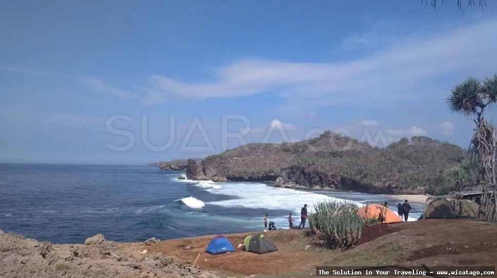 Pantai Widodaren, keindahan alami memukau