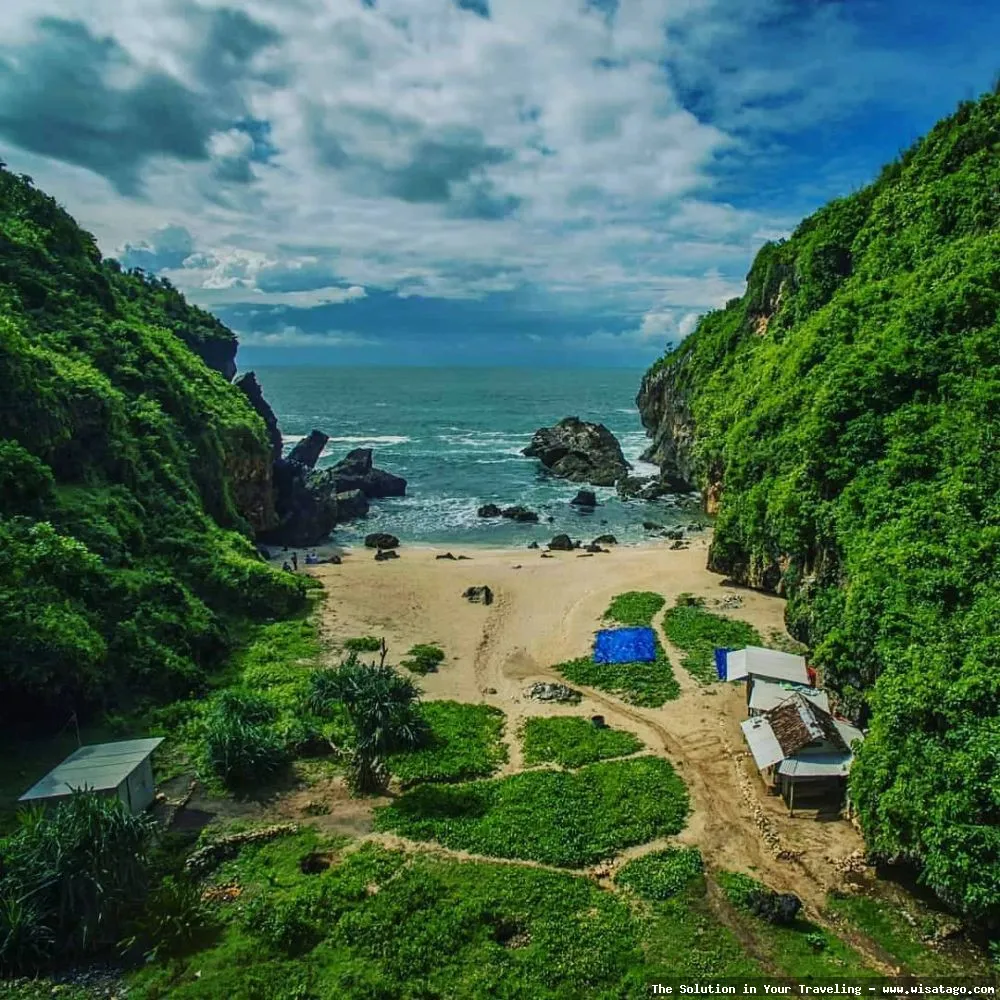 Pantai Wohkudu: Tips, Harga Tiket, Kuliner, Lokasi, Fasilitas dan Spot Pantai Wohkudu: Tips, Harga Tiket, Kuliner, Lokasi, Fasilitas dan Spot