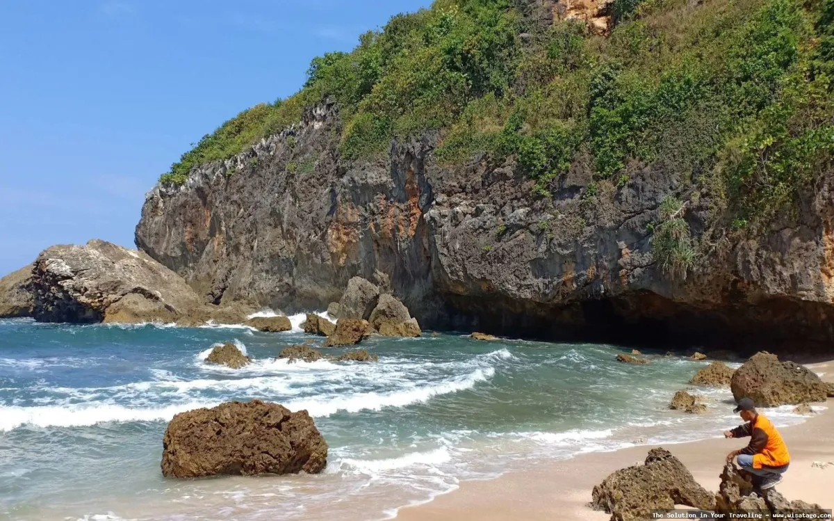 Pantai Wohkudu, tebing karang menawan