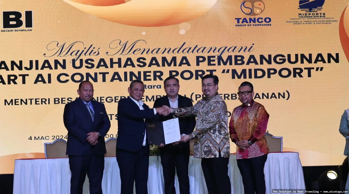 Pelabuhan Desa Sembilan yang menawan.