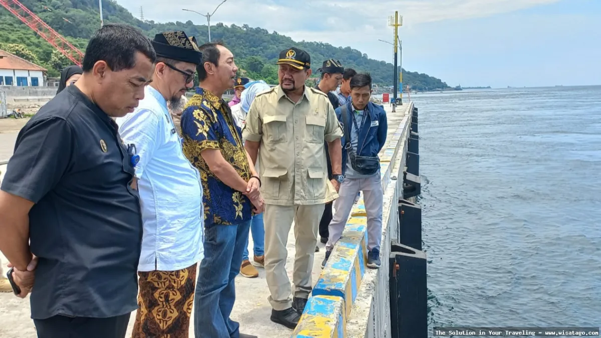 Pelabuhan Desa Sembilan yang indah