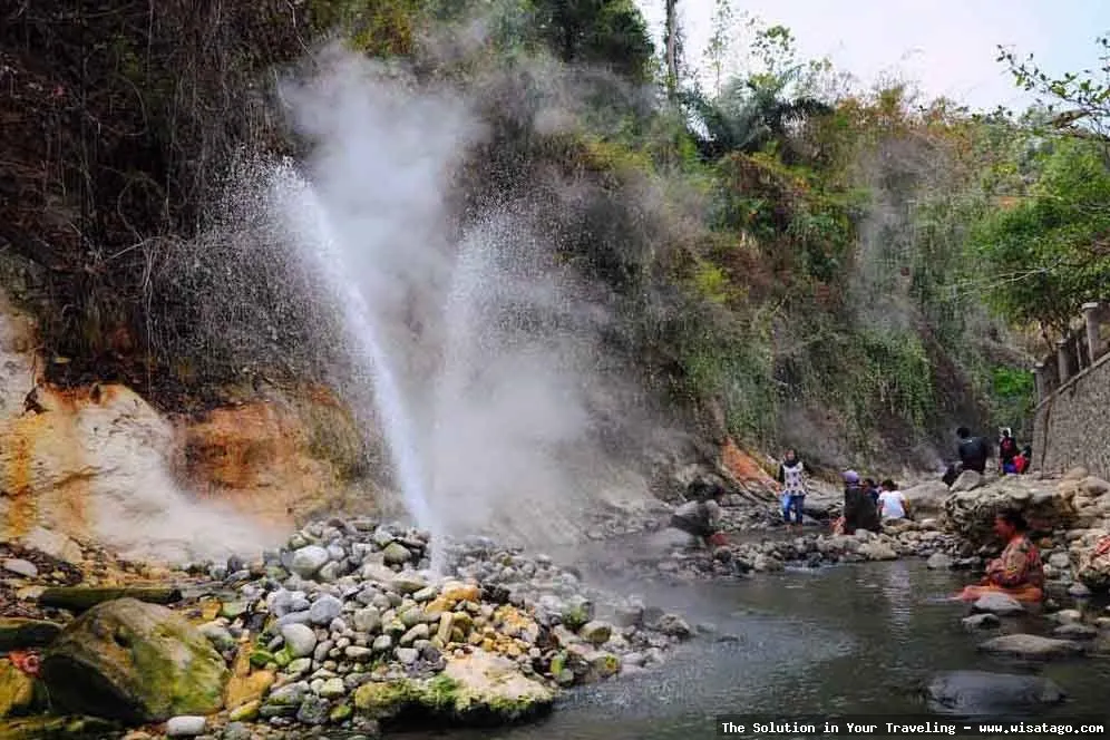 Pemandian Air Panas Cisolok yang alami
