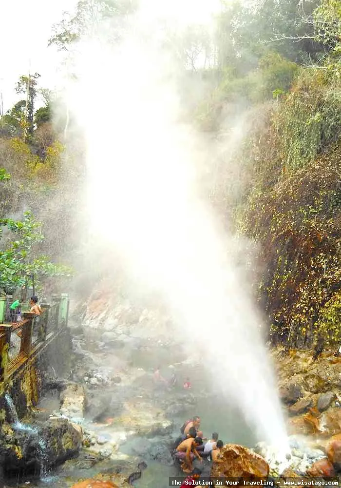 Pemandian Air Panas Cisolok yang alami