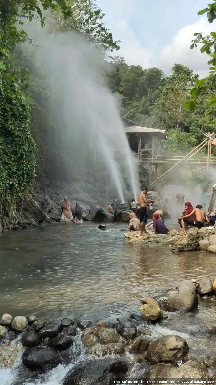 Pemandian Air Panas Cisolok yang alami