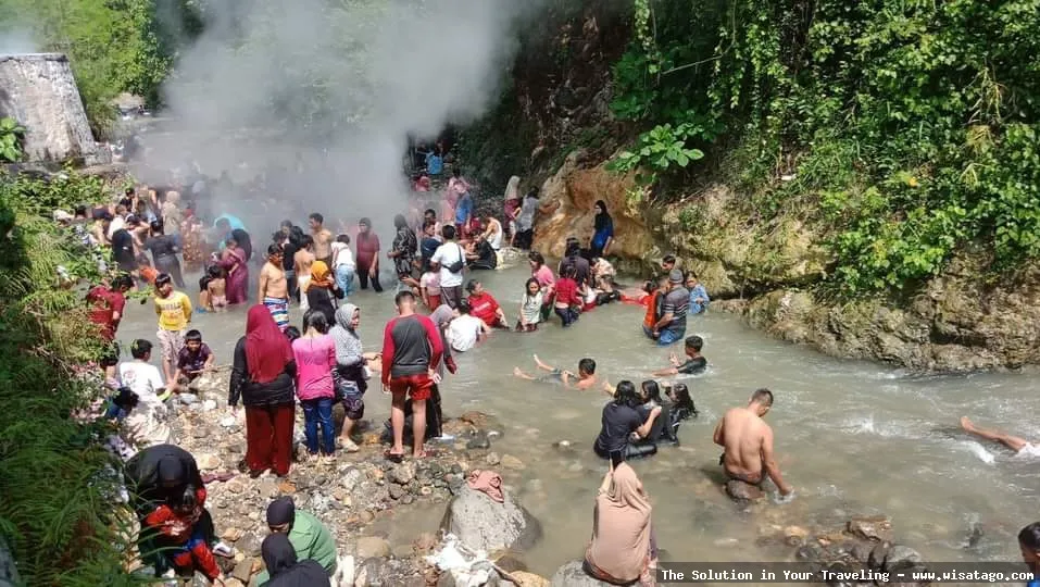 Pemandian Air Panas Cisolok yang alami