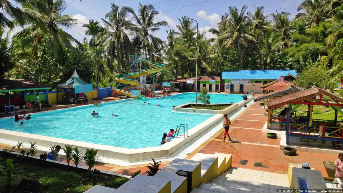 Pemandian Taman Suruh yang menyegarkan