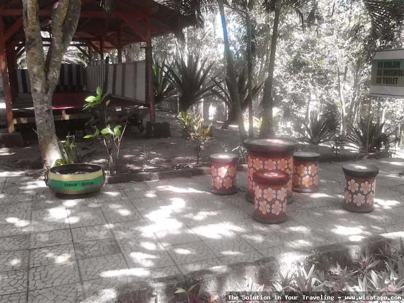 Pemandian Taman Suruh yang menyegarkan
